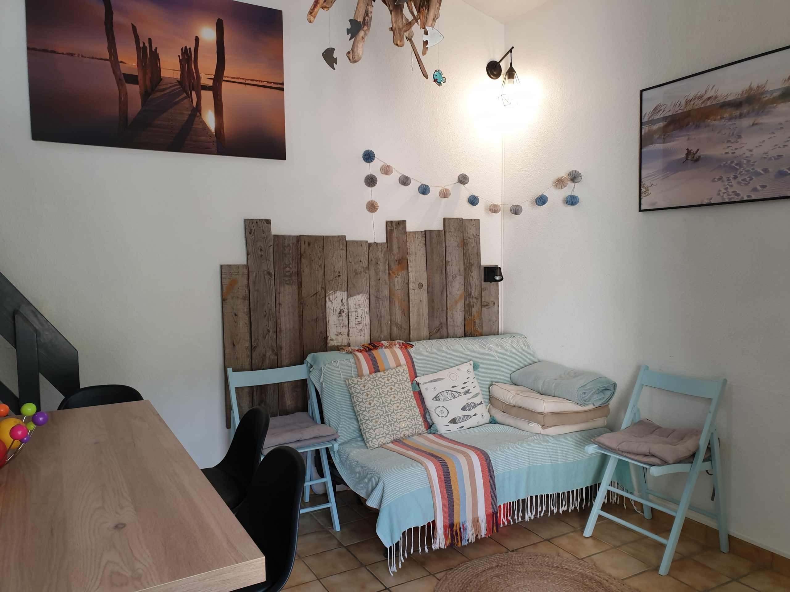 salon avec banquette convertible